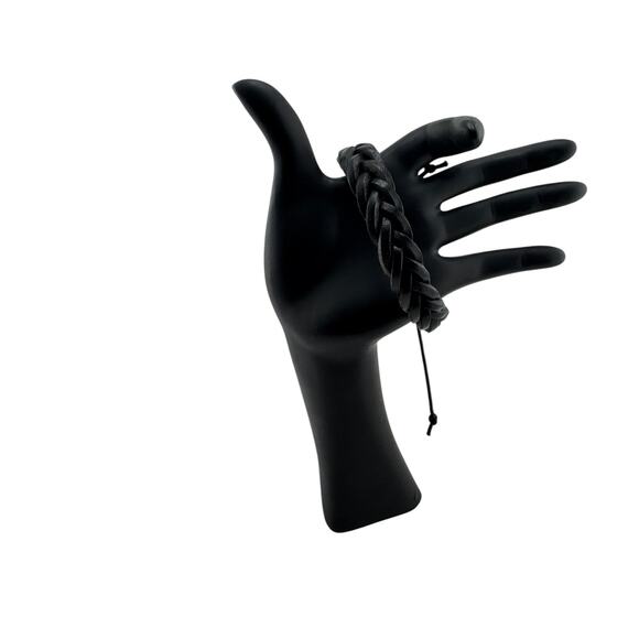 Voidborn Vanguard: Handcrafted Black Leather Cuff for Unchained Souls - Picture 3 of 3